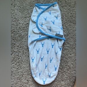 SwaddleMe White and Blue Deer Print Swaddle